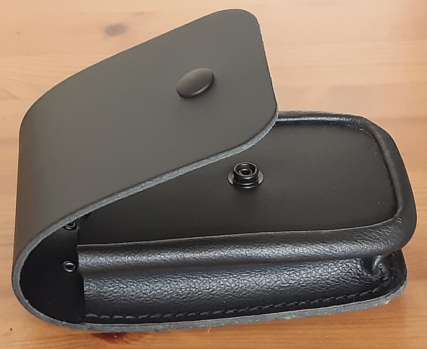 Pouch, leather, keys, for the use of